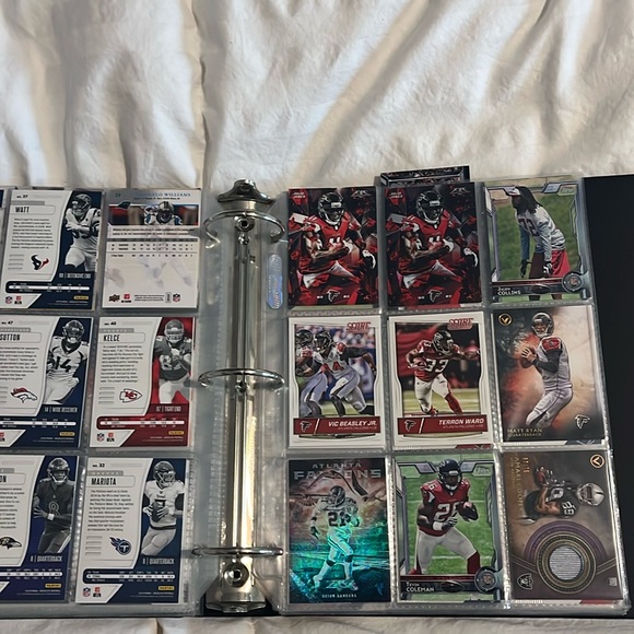Binder full of football cards $210 or best offer - Picture 16 of 16